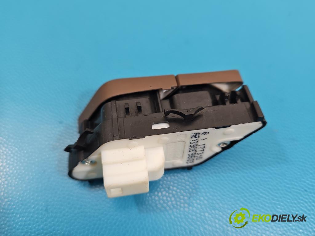 Mercedes E W213 2016-2023 2.0 CDI 194KM: automatic 143 kW 1950 cm3 4- prepínač ostatné A2139059603