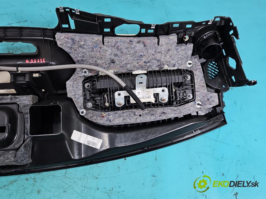 Mercedes S W222 2013-2020 3.0 cdi (656929) 340KM automatic 250 kW 2925 cm3 4- kokpit,přistrojova deska