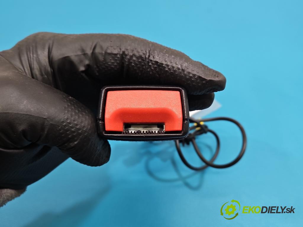 Mercedes E W213 2016-2023 2.0 CDI 194KM: automatic 143 kW 1950 cm3 4- pas bezpečnosť: predné pravý A2138600169