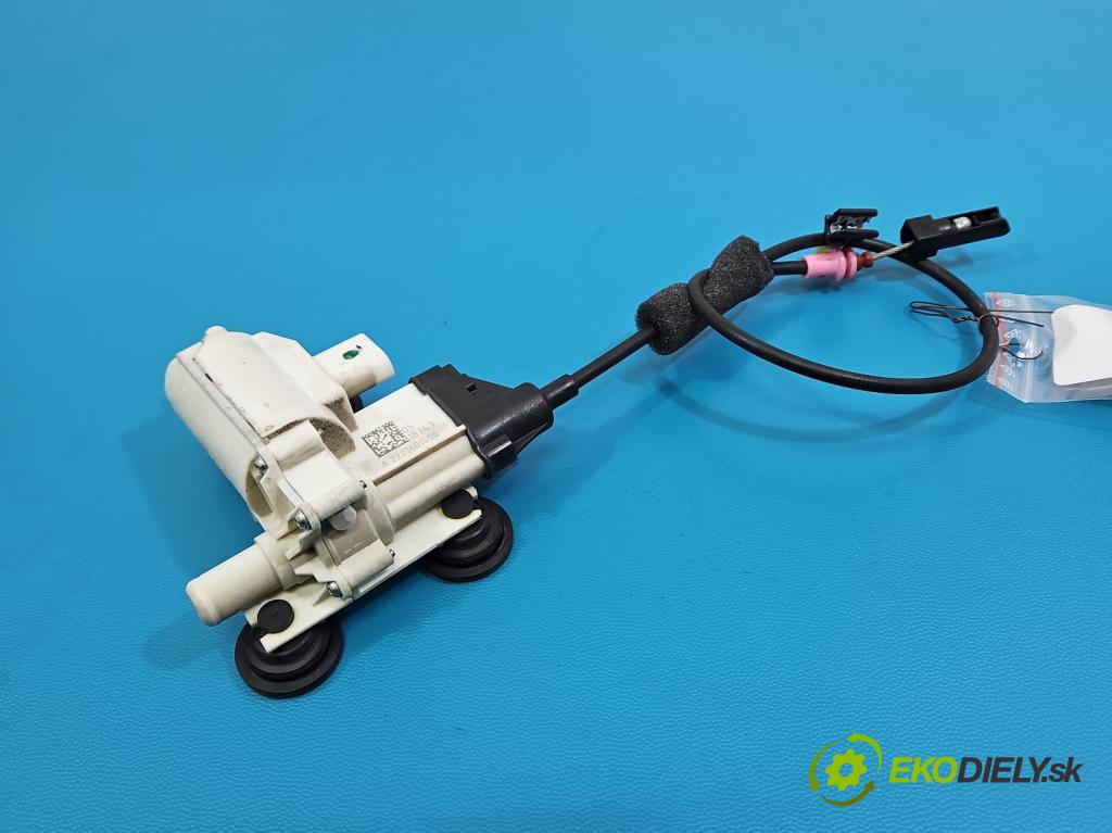 Mercedes S W222 2013-2020 3.0 cdi (656929) 340KM automatic 250 kW 2925 cm3 4- zámek přední pravý A2227601400