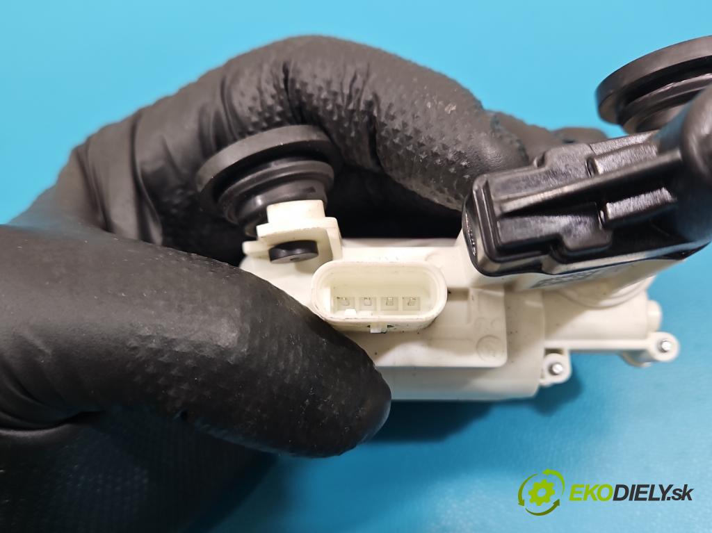 Mercedes S W222 2013-2020 3.0 cdi (656929) 340KM automatic 250 kW 2925 cm3 4- zámek přední pravý A2227601400