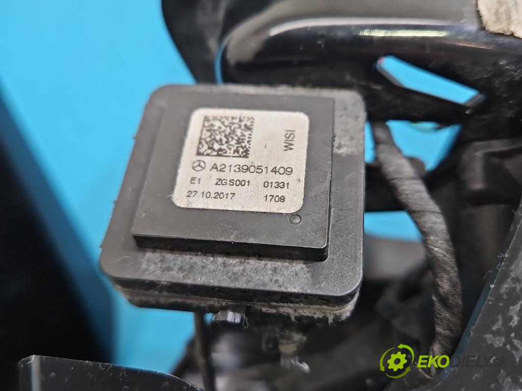 Mercedes E W213 2016-2023 2.0 CDI 194KM automatic 143 kW 1950 cm3 4- zpětné zrcátko levé  (Klika dveří ostatní)