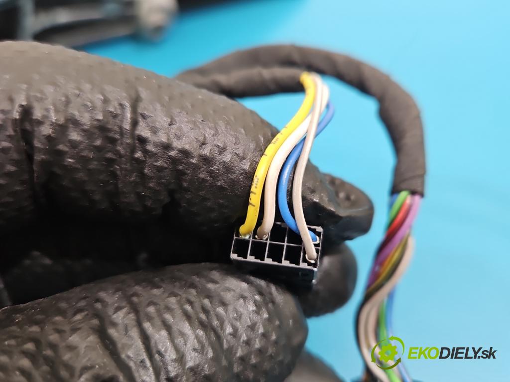 Mercedes E W213 2016-2023 2.0 CDI 194KM automatic 143 kW 1950 cm3 4- zpětné zrcátko levé  (Klika dveří ostatní)