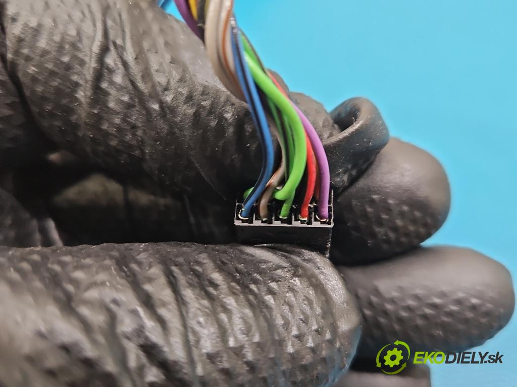 Mercedes E W213 2016-2023 2.0 CDI 194KM automatic 143 kW 1950 cm3 4- zpětné zrcátko levé  (Klika dveří ostatní)