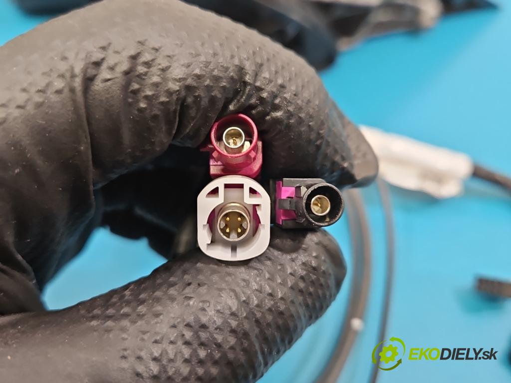 Mercedes E W213 2016-2023 2.0 CDI 194KM automatic 143 kW 1950 cm3 4- zpětné zrcátko levé  (Klika dveří ostatní)