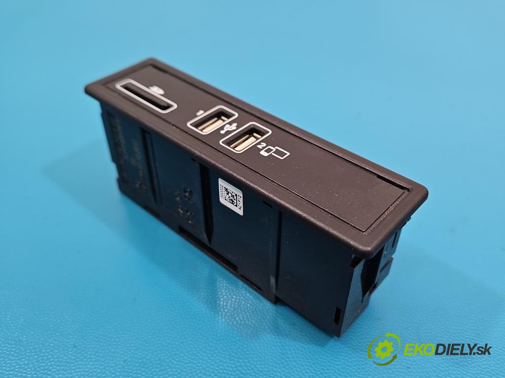 Mercedes E W213 2016-2023 2.0 CDI 194KM: automatic 143 kW 1950 cm3 4- zásuvka USB A2138200400