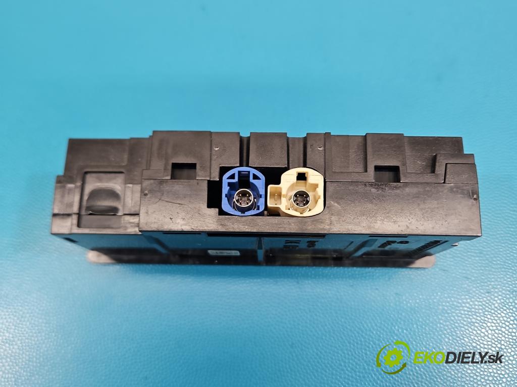 Mercedes E W213 2016-2023 2.0 CDI 194KM: automatic 143 kW 1950 cm3 4- zásuvka USB A2138200400