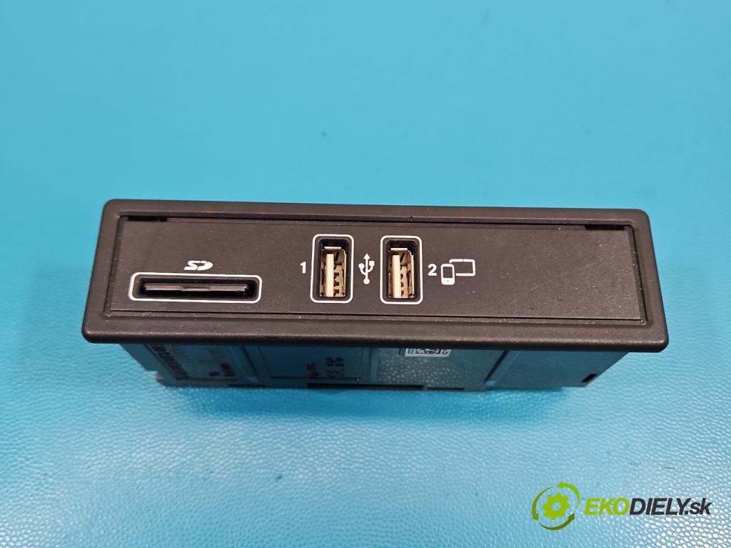 Mercedes E W213 2016-2023 2.0 CDI 194KM: automatic 143 kW 1950 cm3 4- zásuvka USB A2138200400