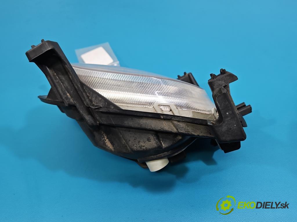 Kia Ceed II 2012-2018 1.6 crdi 128 hp manual 94 kW 1582 cm3 5- Halogen pravý  (Klika dveří ostatní)