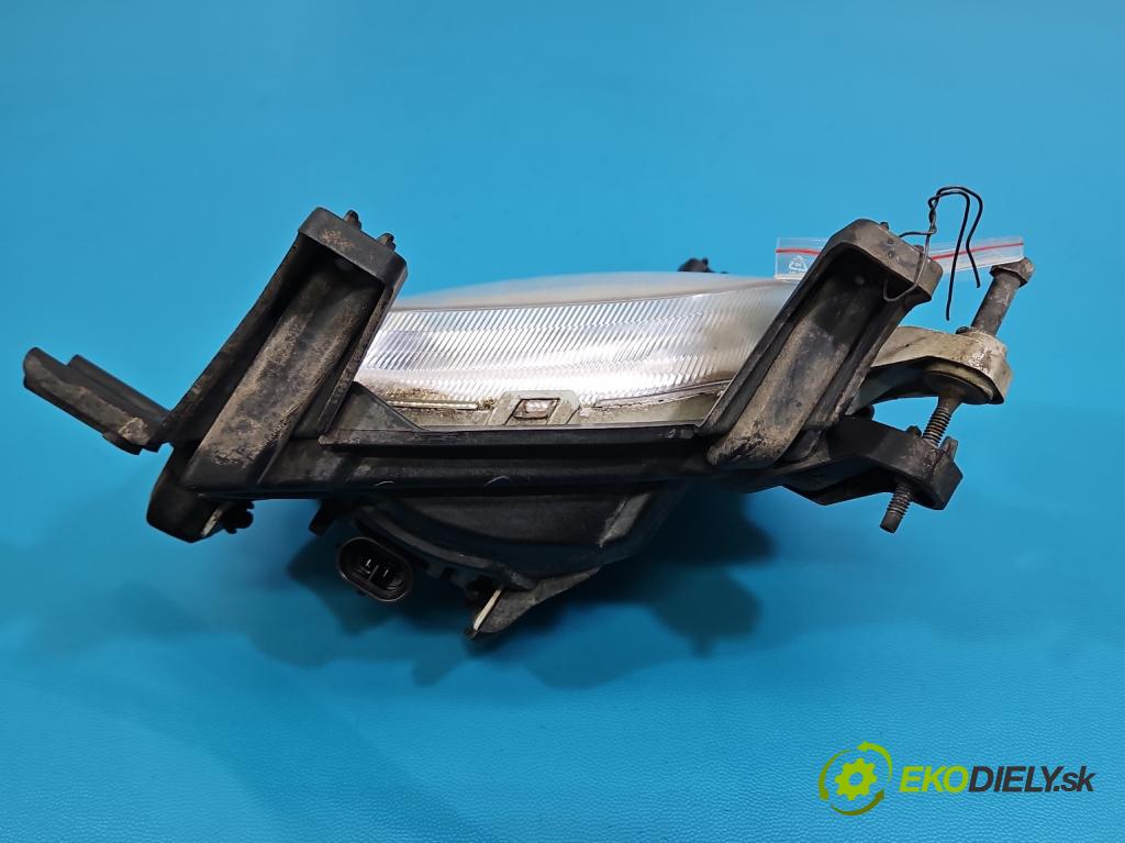 Kia Ceed II 2012-2018 1.6 crdi 128 hp manual 94 kW 1582 cm3 5- Halogen pravý  (Klika dveří ostatní)