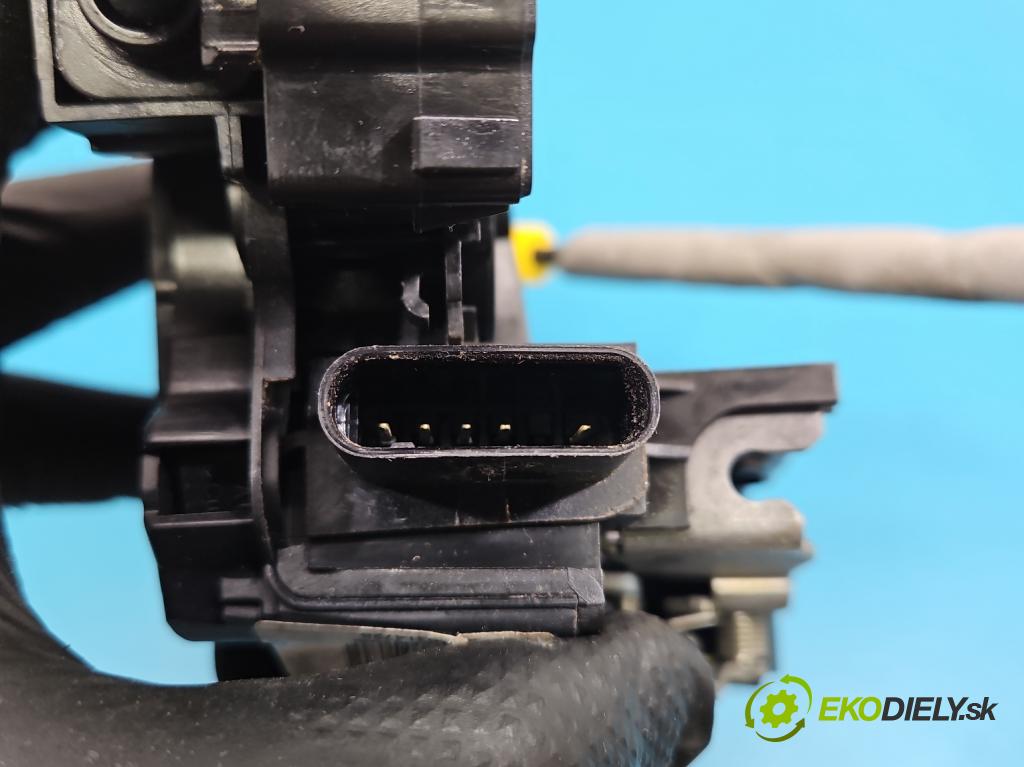 Mercedes S W222 2013-2020 3.0 cdi (656929) 340KM automatic 250 kW 2925 cm3 4- zámek přední levý A0997200101