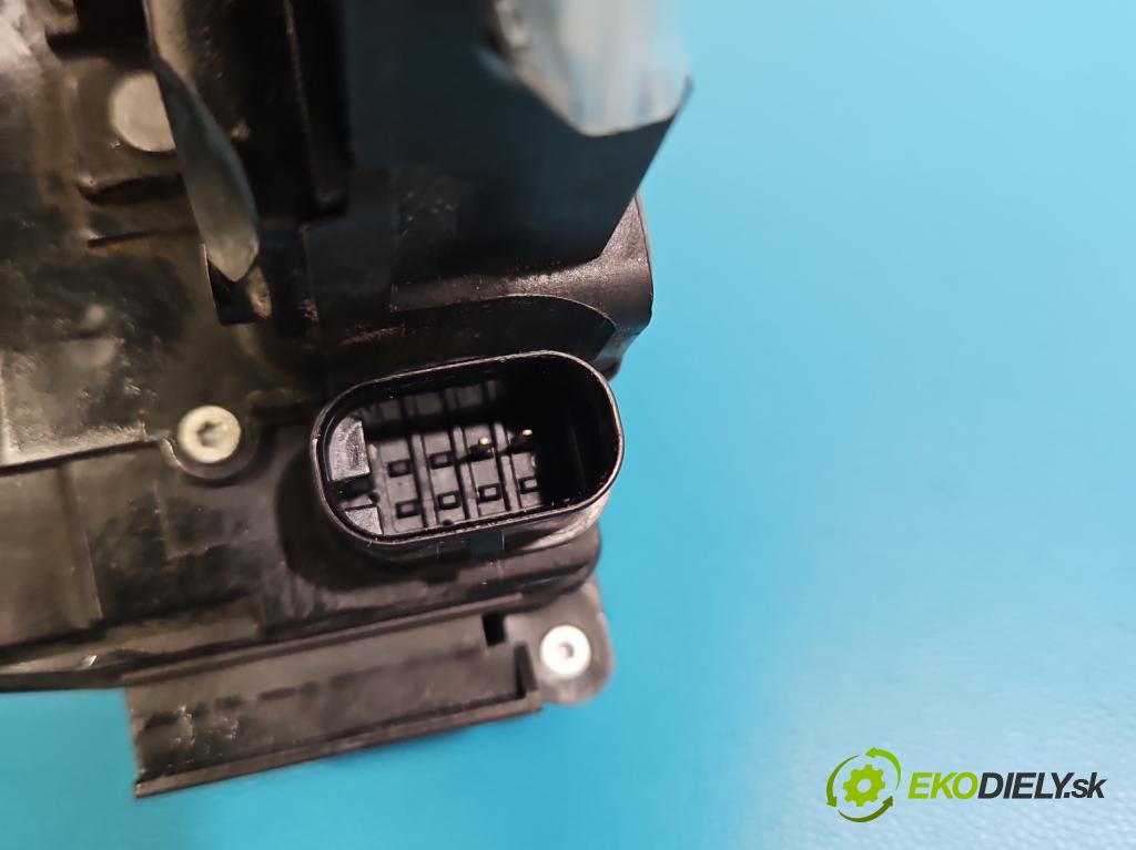 Mercedes S W222 2013-2020 3.0 cdi (656929) 340KM automatic 250 kW 2925 cm3 4- zámek přední levý A0997200101