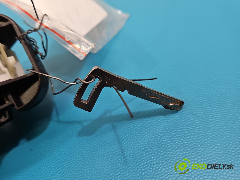 Mercedes S W222 2013-2020 3.0 cdi (656929) 340KM automatic 250 kW 2925 cm3 4- klika přední levé A0997601900 (Vnější přední levá klika dveří)