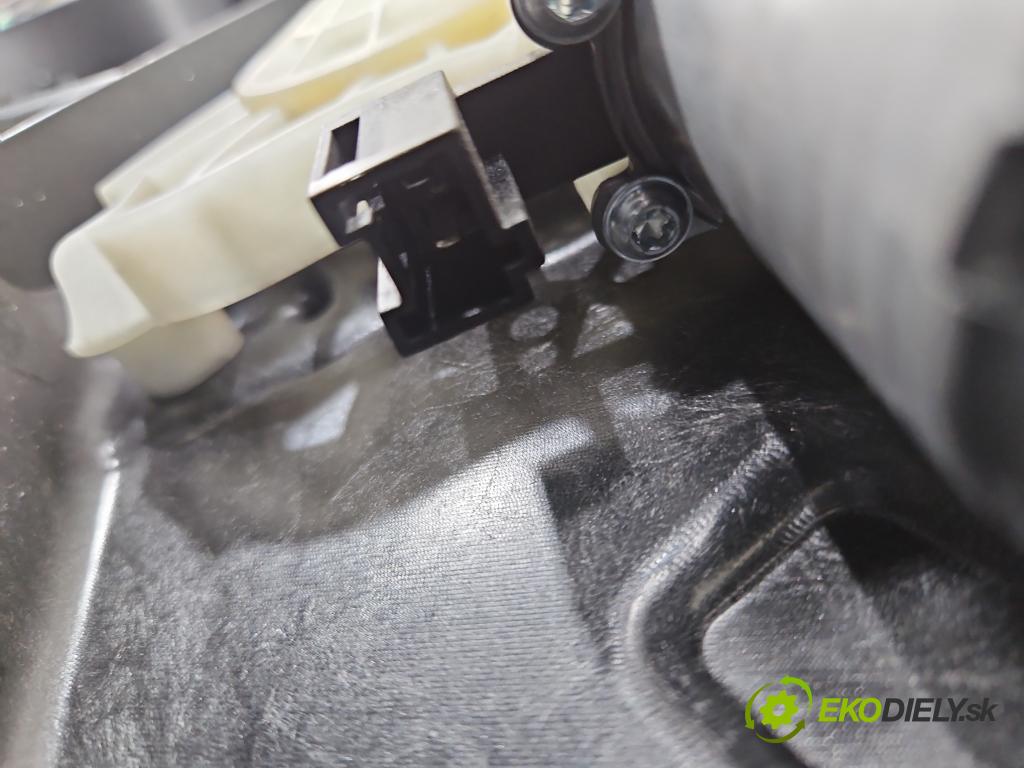 Mercedes S W222 2013-2020 3.0 cdi 656929 340KM: automatic 250 kW 2925 cm3 4- mechanizmus okna predné pravý A0009065806