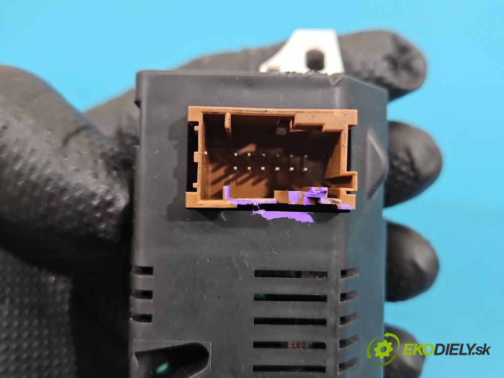 Peugeot 407 2.0 hdi 136 HP manual 100 kW 1997 cm3 4- Zobrazit: 98068245800 (Prístrojová doska)