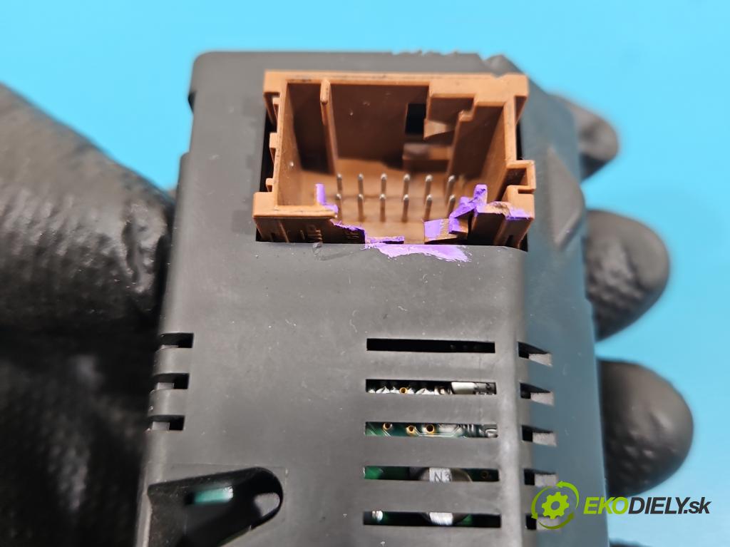 Peugeot 407 2.0 hdi 136 HP manual 100 kW 1997 cm3 4- Zobrazit: 98068245800 (Prístrojová doska)