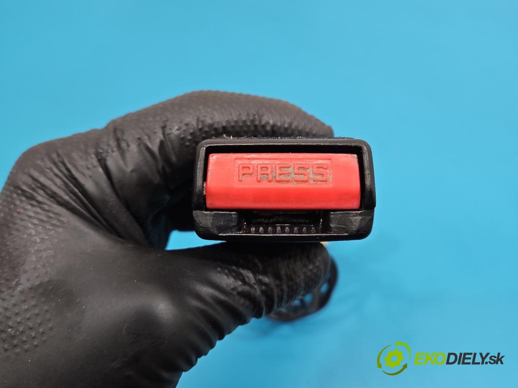 Peugeot 407 2.0 hdi 136 HP manual 100 kW 1997 cm3 4- pas bezpečnosť: predné ľavý