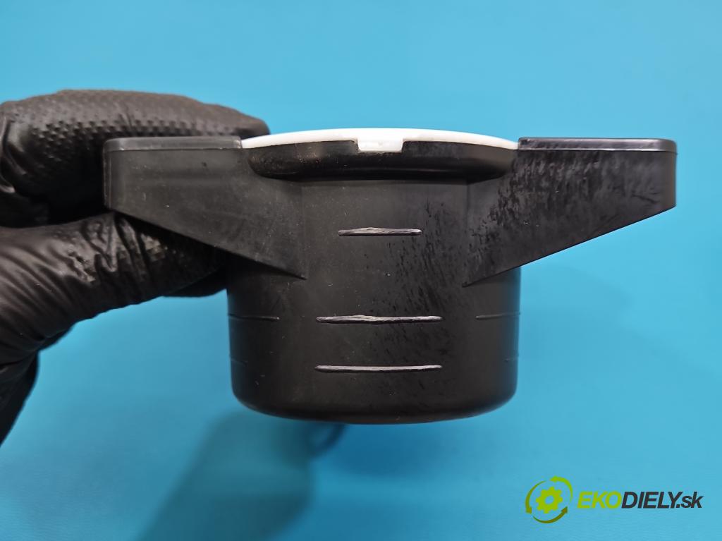 Jeep Cherokee KL 2013-2023 2.0 multijet: 140 HP manual 103 kW 1956 cm3 5- Rukojeť: na nápoje: 275041 (Držiak (úchyt) na nápoje)