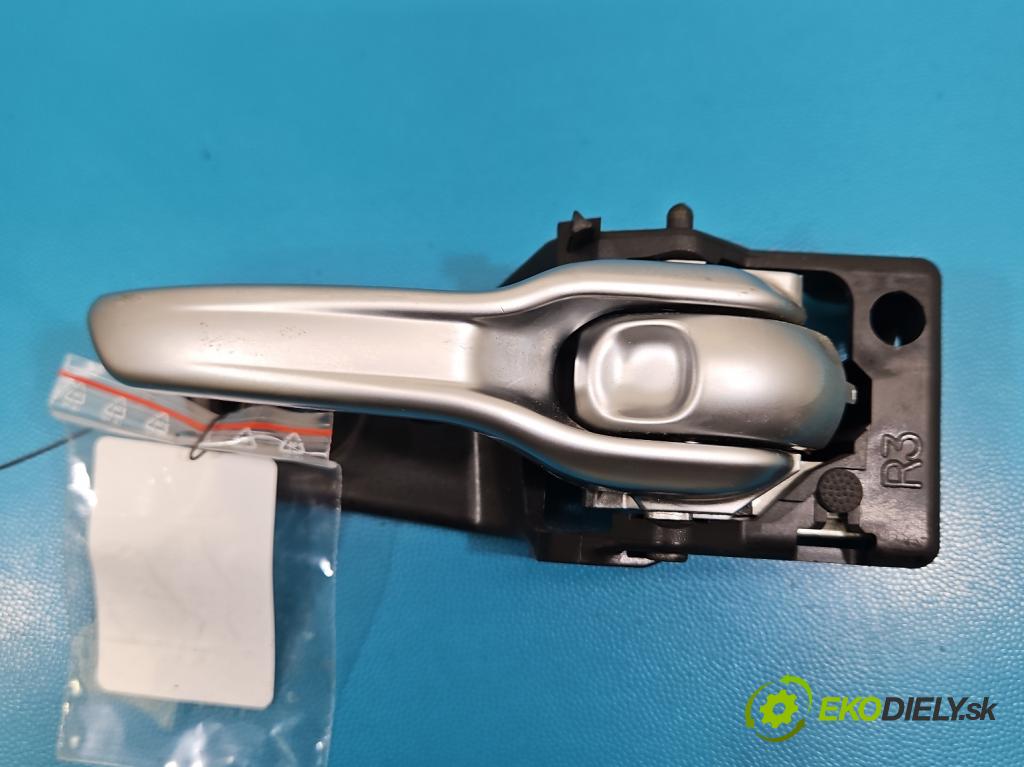 Jeep Cherokee KL 2013-2023 2.0 multijet: 140 HP manual 103 kW 1956 cm3 5- rukoväť uvnitř: zadné pravé C37090 (Kľučka dverí ostatné)