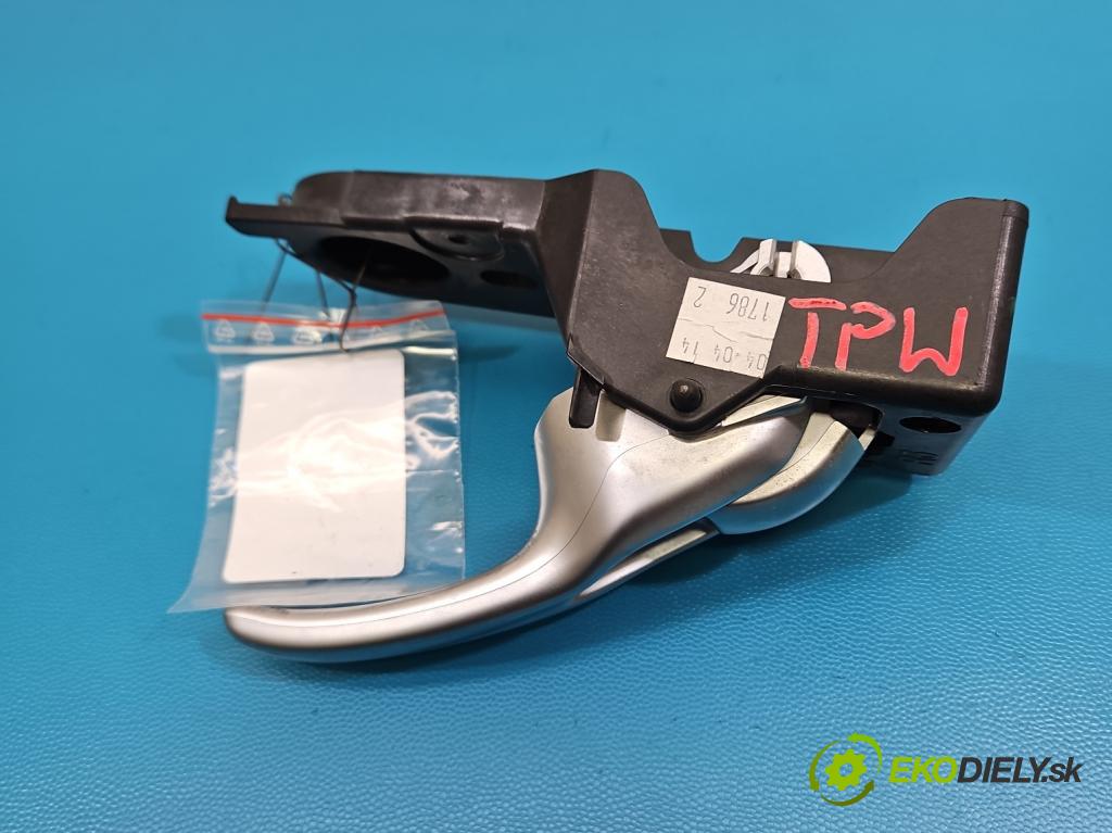 Jeep Cherokee KL 2013-2023 2.0 multijet: 140 HP manual 103 kW 1956 cm3 5- rukoväť uvnitř: zadné pravé C37090 (Kľučka dverí ostatné)