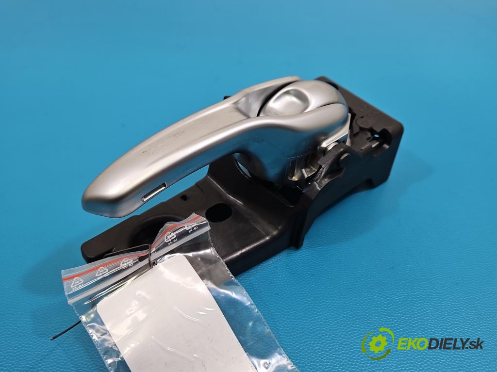 Jeep Cherokee KL 2013-2023 2.0 multijet 140 hp manual 103 kW 1956 cm3 5- klika uvnitř: zadní pravé C37090 (Klika dveří ostatní)