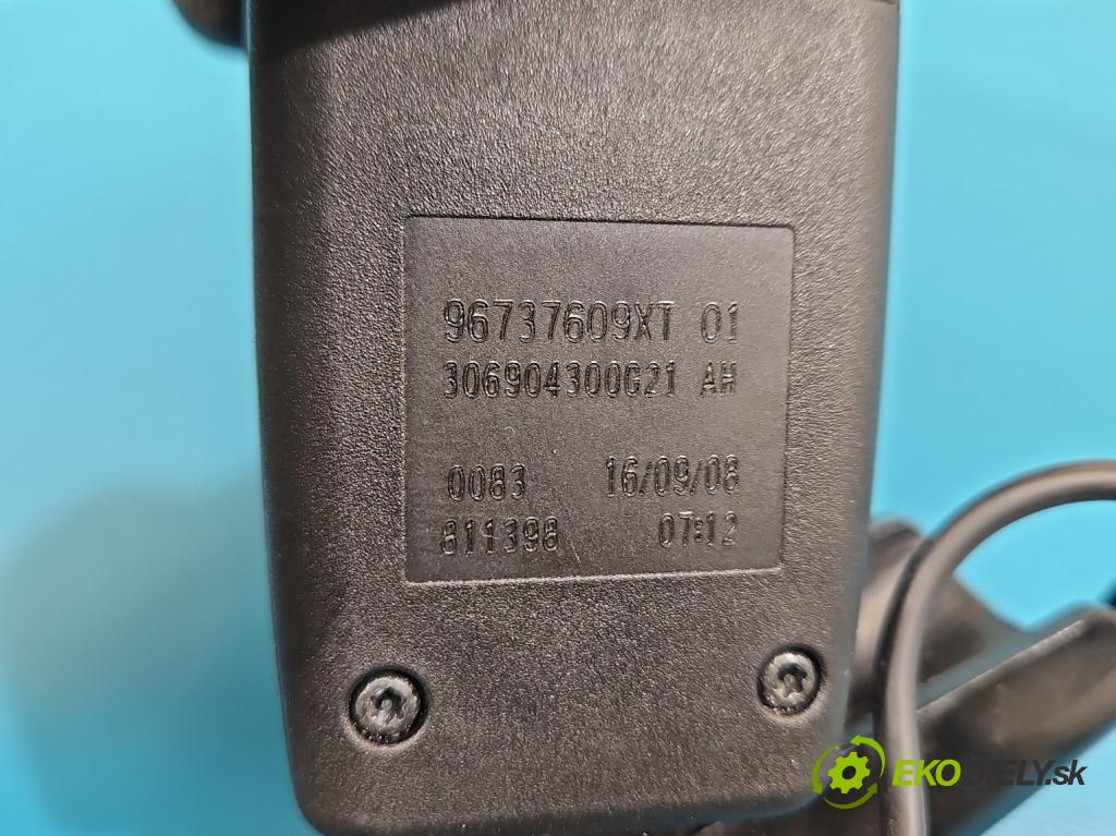 DS 4 2015-2020 2.0 hdi 181KM automatic 133 kW 1997 cm3 5- stěna bezpečnost zadní levý 96748537XT