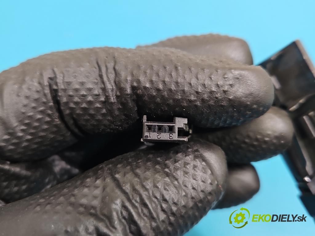 DS 4 2015-2020 2.0 hdi 181KM automatic 133 kW 1997 cm3 5- svetlo / reflektor interiéra 9672044577