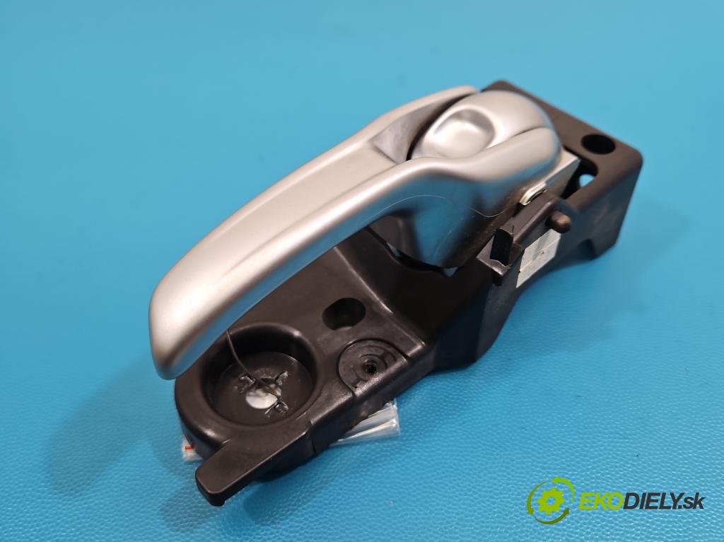 Jeep Cherokee KL 2013-2023 2.0 multijet 140 hp manual 103 kW 1956 cm3 5- klika uvnitř: zadní levé C37091