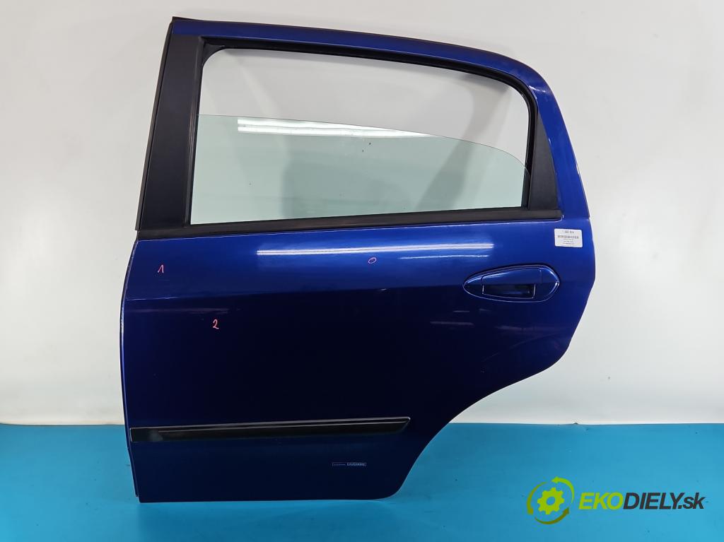 Fiat Punto Grande 1.4 8V 77 HP manual 57 kW 1368 cm3 5- dvere zadné ľavé  (Kľučka dverí ostatné)