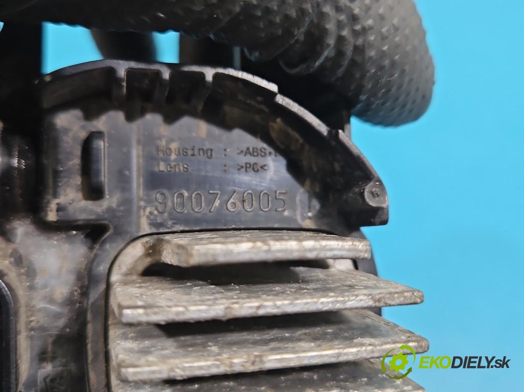 DS 4 2015-2020 2.0 hdi 181KM automatic 133 kW 1997 cm3 5- Halogen pravý 9811333380 (Klika dveří ostatní)