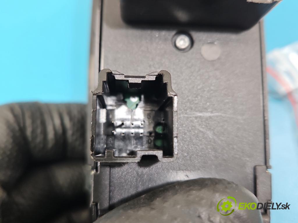 Jeep Cherokee KL 2013-2023 2.0 multijet: 140 HP manual 103 kW 1956 cm3 5- prepínač okien spätných zrkadiel 68141894AA