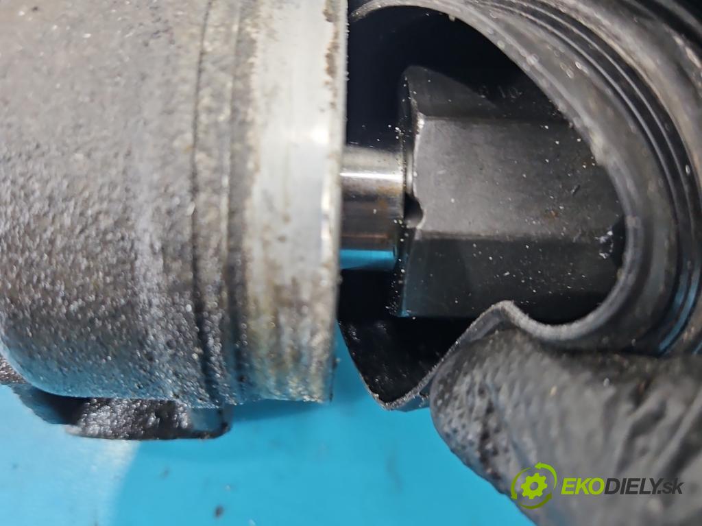 Audi A4 B8 2007-2015 2.0 tdi 143 HP manual 105 kW 1968 cm3 5- Ozubené kolo: volant 8T1422066C