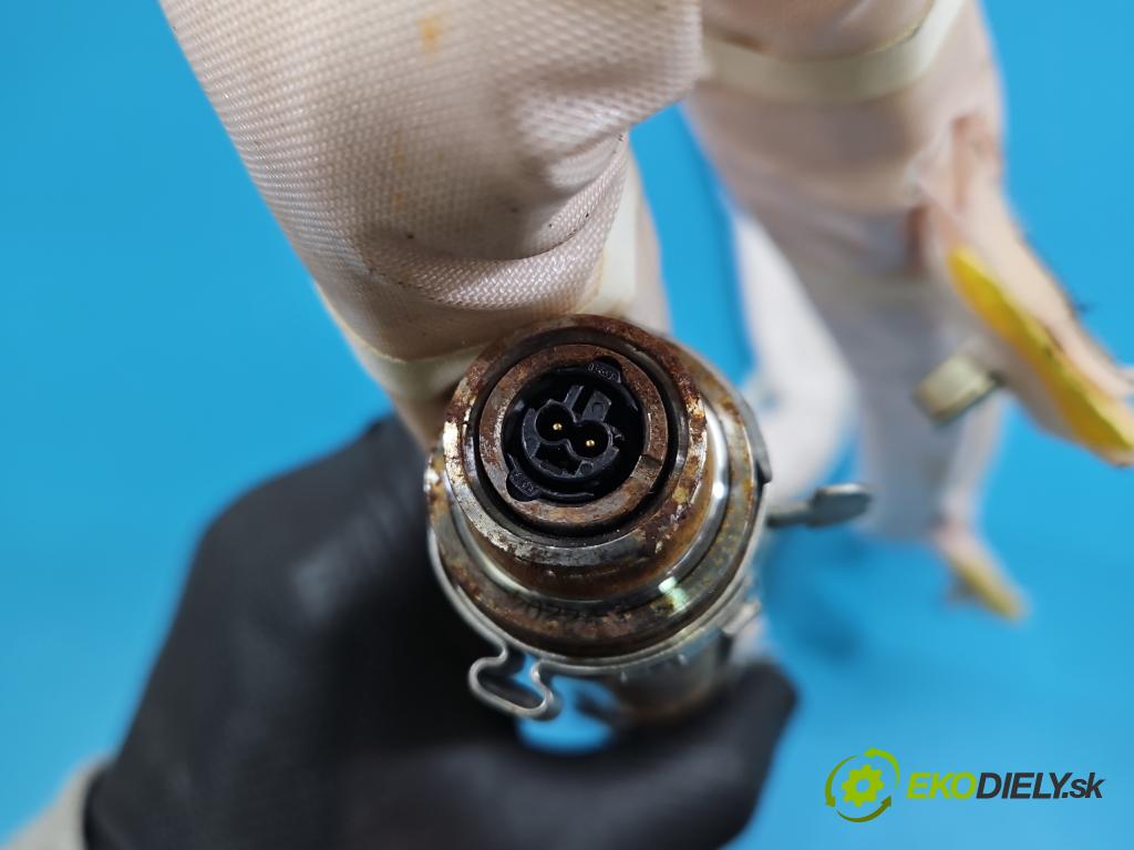 DS 4 2015-2020 2.0 hdi 181KM automatic 133 kW 1997 cm3 5- Záclona: pravé 9801890680