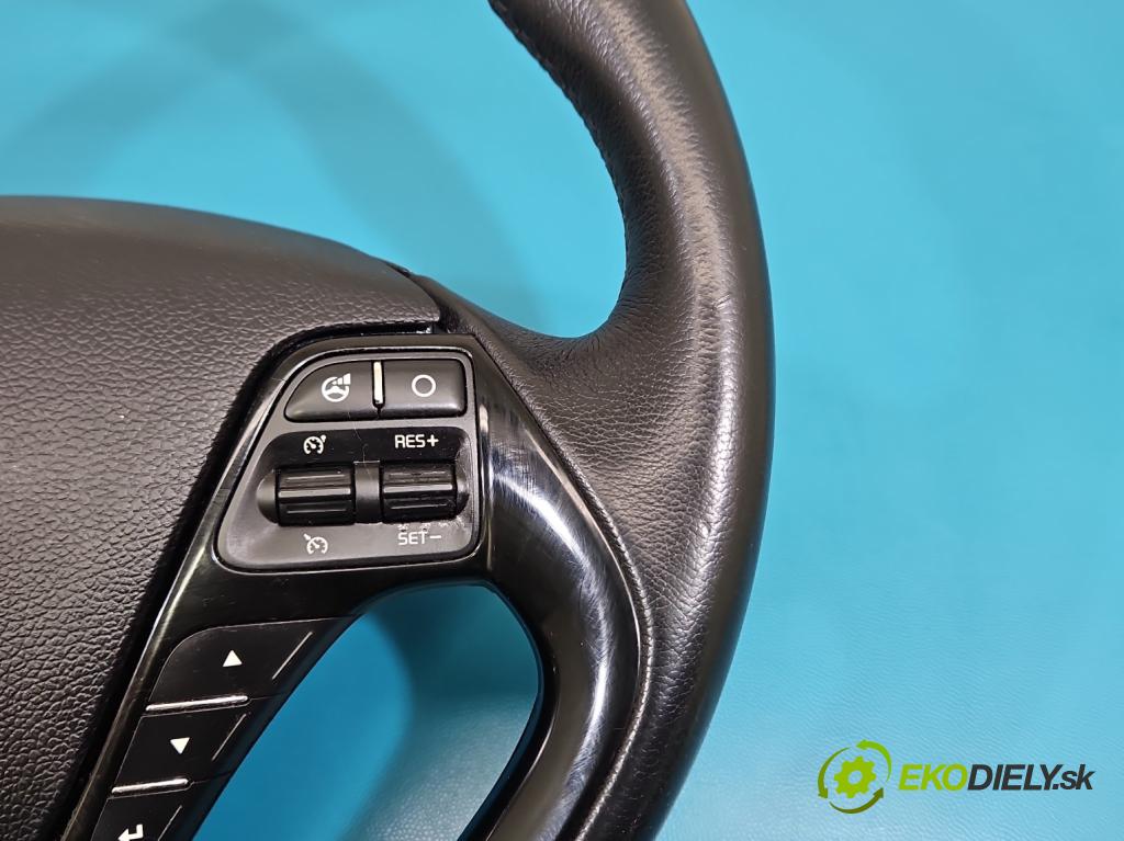 Kia Ceed II 2012-2018 1.6 crdi 128 hp manual 94 kW 1582 cm3 5- volant  (Volant)