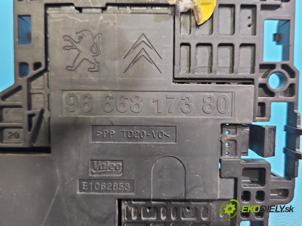 DS 4 2015-2020 2.0 hdi 181KM automatic 133 kW 1997 cm3 5- kontakt plusová 9666817380