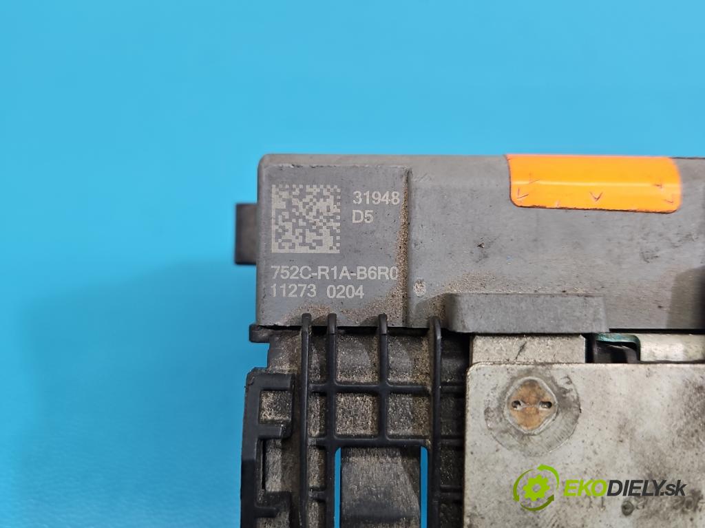 DS 4 2015-2020 2.0 hdi 181KM automatic 133 kW 1997 cm3 5- kontakt plusová 9666817380