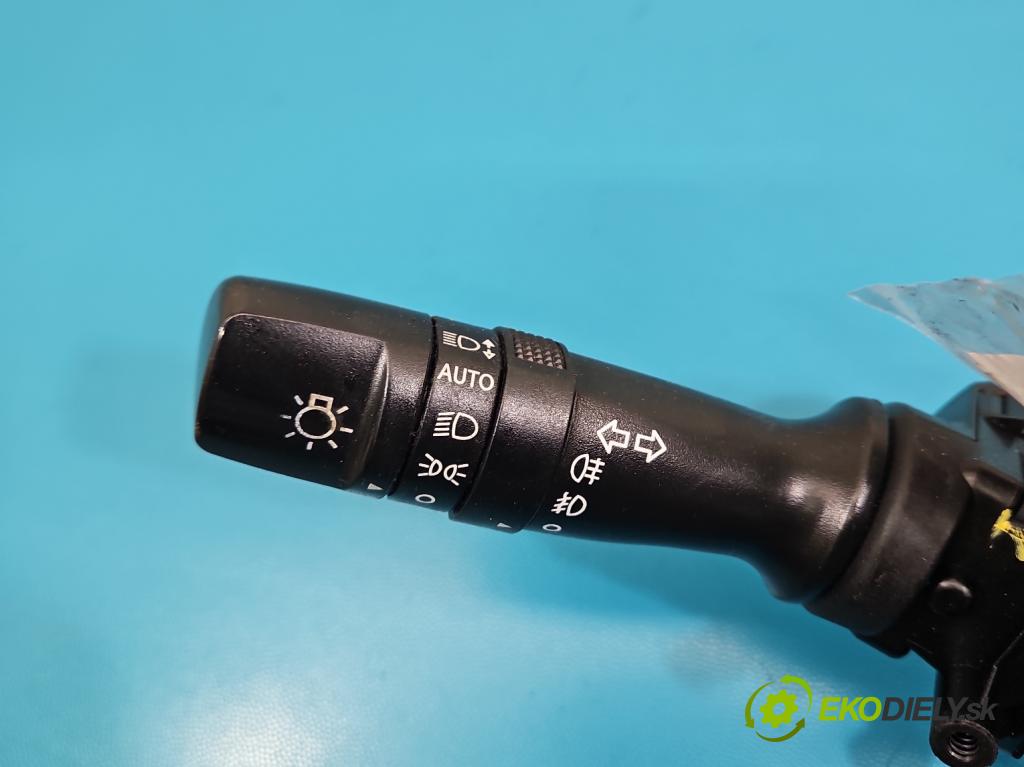 Kia Ceed II 2012-2018 1.6 crdi 128 HP manual 94 kW 1582 cm3 5- prepínač komplex: 3753MA-2210 (Prepínacie páčky pod volantom)