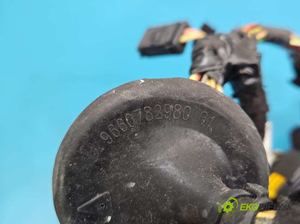 DS 4 2015-2020 2.0 hdi 181KM automatic 133 kW 1997 cm3 5- Balíček: dveře přední vlevo 9810100880