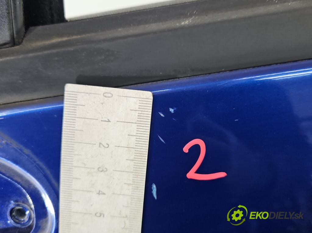 Fiat Punto Grande 1.4 8V 77 HP manual 57 kW 1368 cm3 5- dvere predné ľavé  (Kľučka dverí ostatné)