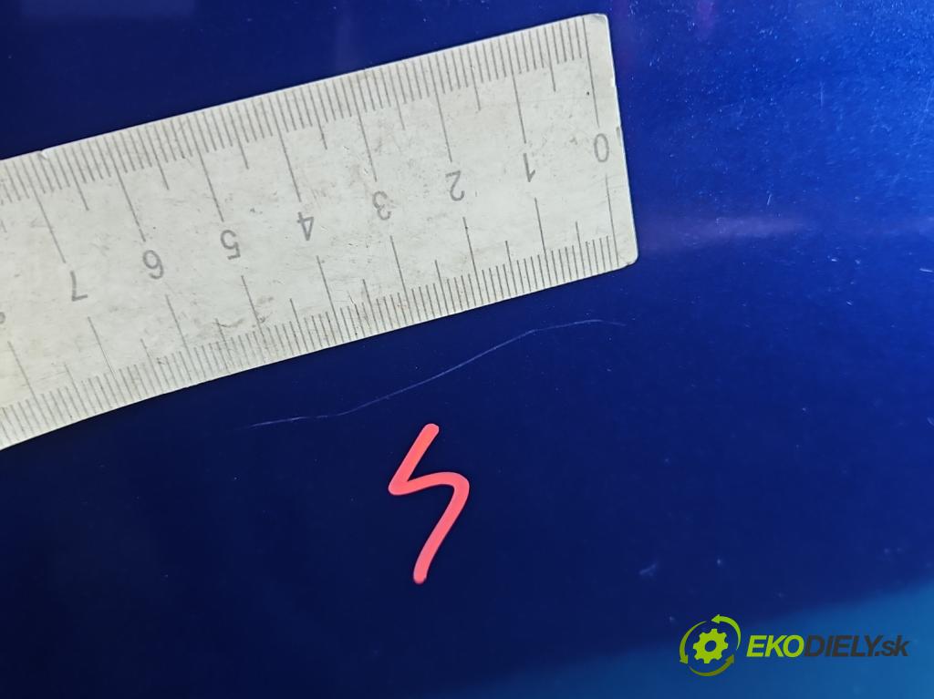 Fiat Punto Grande 1.4 8V 77 HP manual 57 kW 1368 cm3 5- dvere predné ľavé  (Kľučka dverí ostatné)