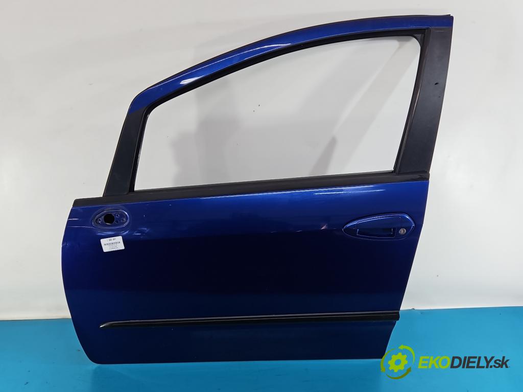 Fiat Punto Grande 1.4 8V 77 HP manual 57 kW 1368 cm3 5- dvere predné ľavé  (Kľučka dverí ostatné)