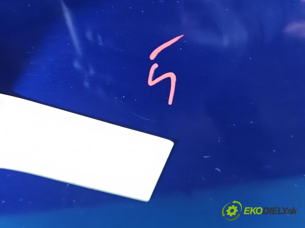 Fiat Punto Grande 1.4 8V 77 HP manual 57 kW 1368 cm3 5- dvere predné ľavé  (Kľučka dverí ostatné)