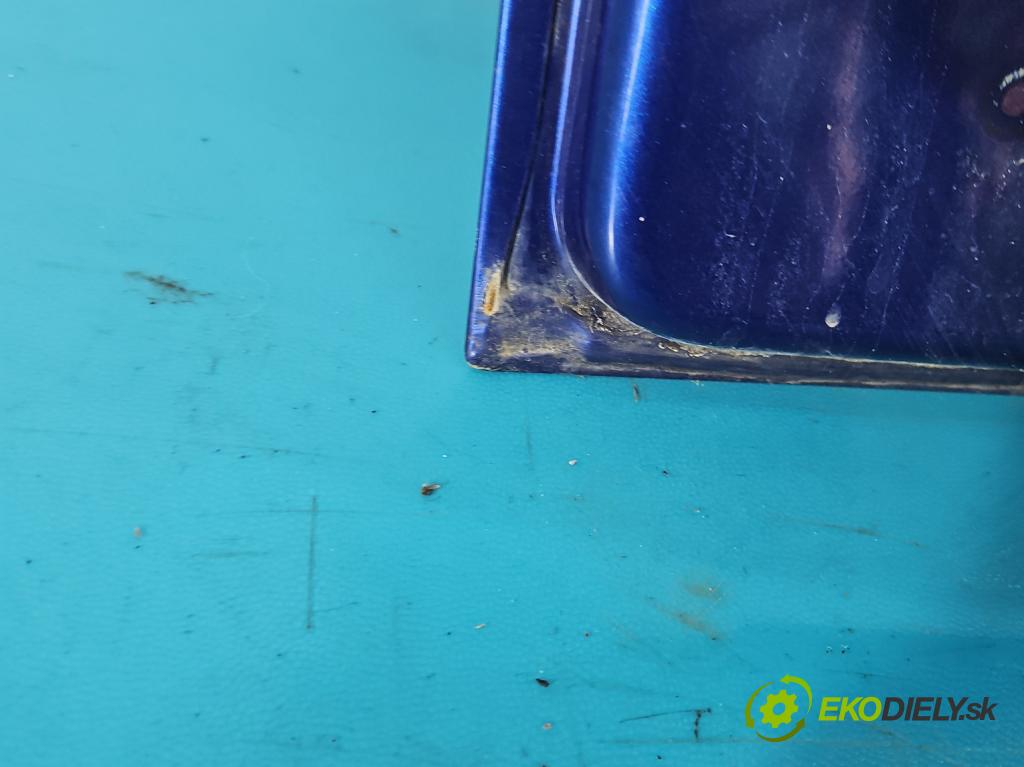 Fiat Punto Grande 1.4 8V 77 HP manual 57 kW 1368 cm3 5- dvere predné ľavé  (Kľučka dverí ostatné)