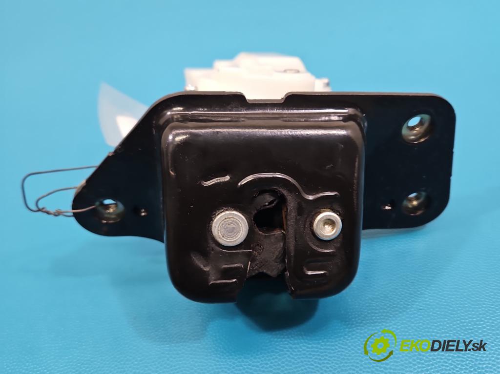 Jeep Cherokee KL 2013-2023 2.0 multijet: 140 HP manual 103 kW 1956 cm3 5- zámok kufrové dvere zadné