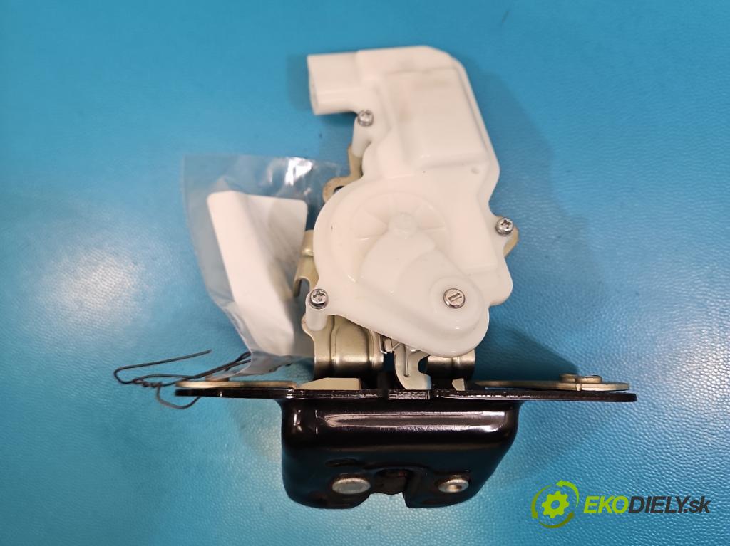 Jeep Cherokee KL 2013-2023 2.0 multijet: 140 HP manual 103 kW 1956 cm3 5- zámok kufrové dvere zadné