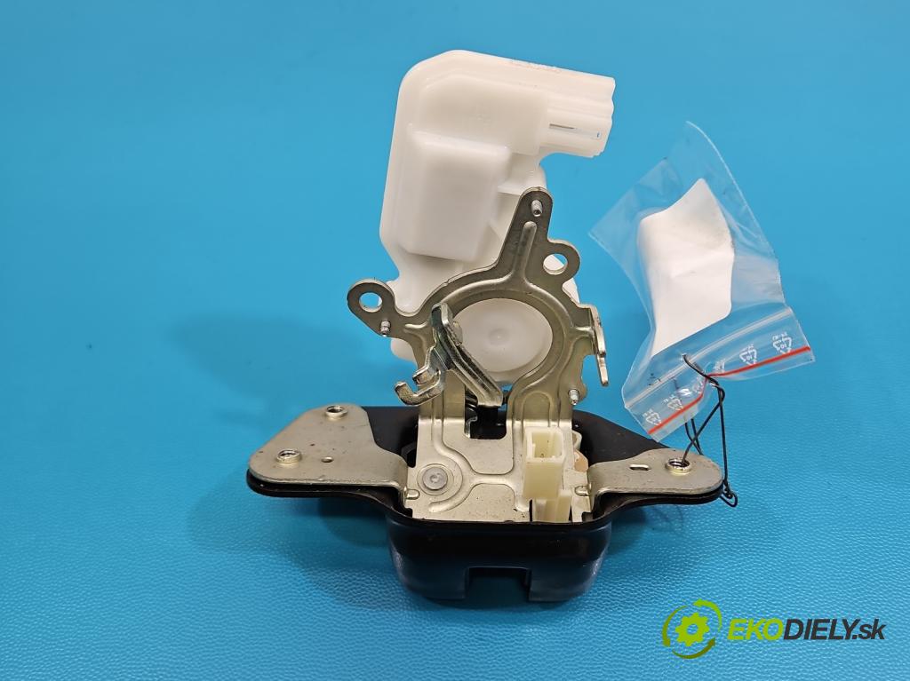 Jeep Cherokee KL 2013-2023 2.0 multijet: 140 HP manual 103 kW 1956 cm3 5- zámok kufrové dvere zadné