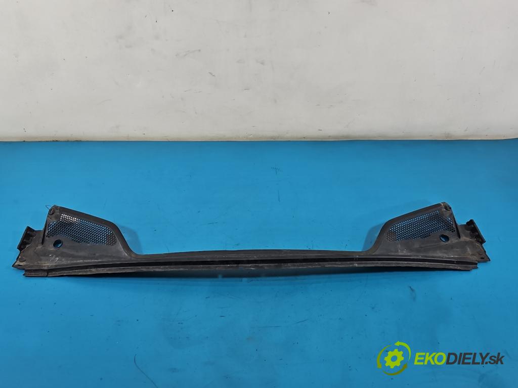 DS 4 2015-2020 2.0 hdi 181KM automatic 133 kW 1997 cm3 5- torpédo 9687956480 (Plast pod čelním sklem)