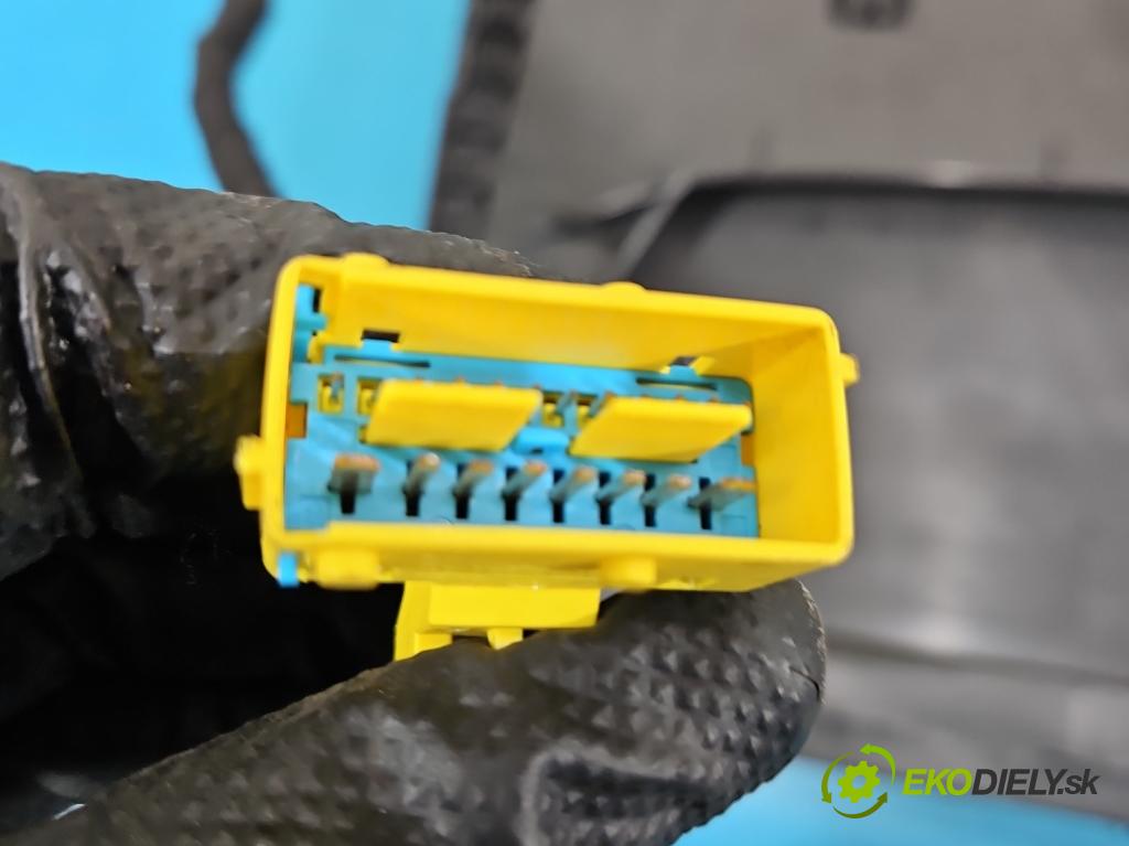 DS 4 2015-2020 2.0 hdi 181KM automatic 133 kW 1997 cm3 5- clonítko ľavé 98125439ZD