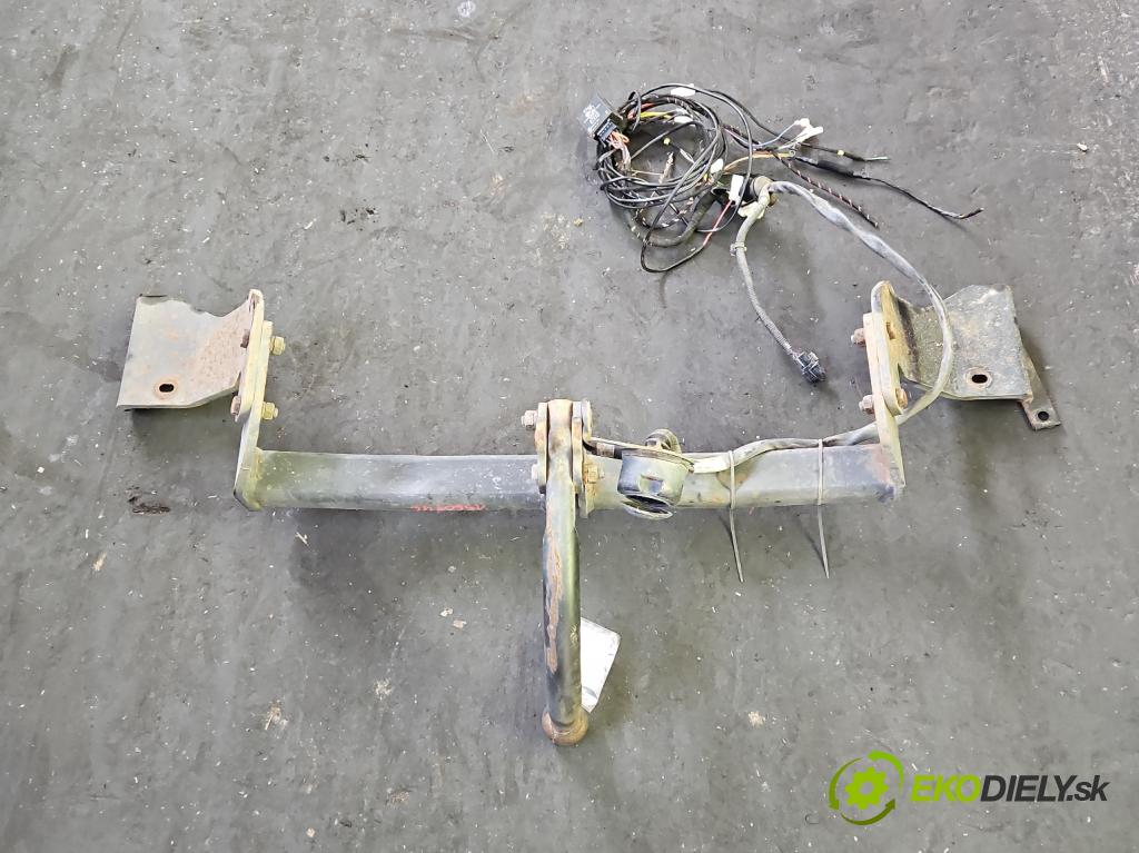 Kia Ceed II 2012-2018 1.6 crdi 128 hp manual 94 kW 1582 cm3 5- oko tažné  (Tažné zařízení)