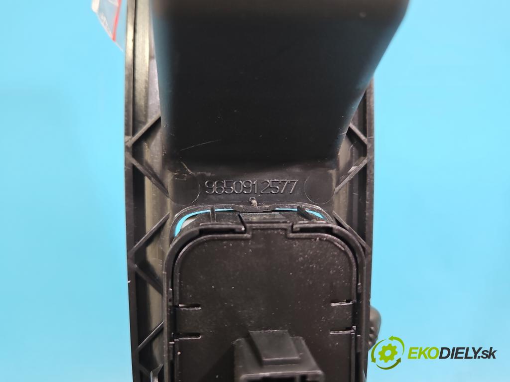 Citroen C4 I 2004-2011 1.6 16V 120 hp manual 88 kW 1598 cm3 5- Přepínač oken zpětných zrcátek 9651464577